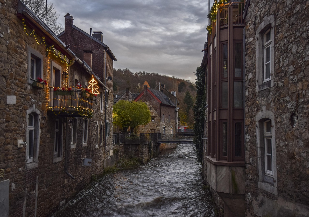 découvrez les plus belles villes européennes, leur histoire, culture et attractions incontournables pour un voyage inoubliable.